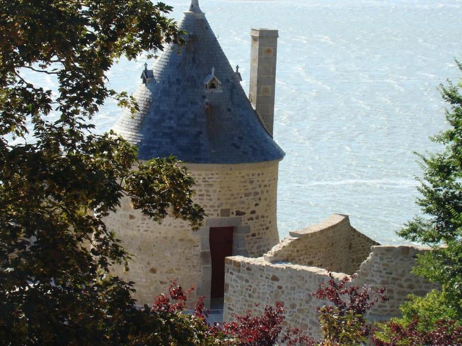 Entre Mont St Michel Et Merveille Vains 外观 照片